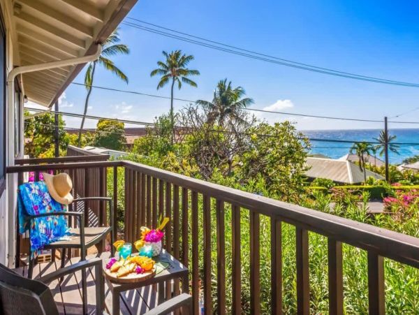 Poipu Vacation Rental with Ocean Views - Kauai Cottage with A/C