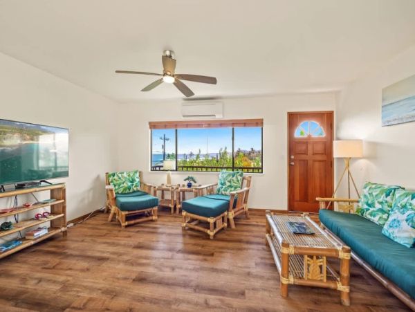 Poipu Vacation Rental with Ocean Views - Kauai Cottage with A/C