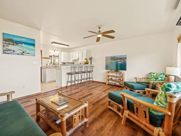 Poipu Vacation Rental with Ocean Views - Kauai Cottage with A/C