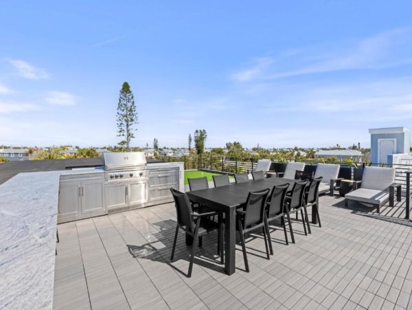 Luxury Coastal Retreat in Holmes Beach - 4-Bedroom Exclusive Home with Private Pool
