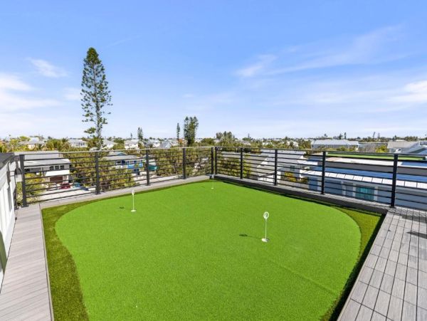 Luxury Coastal Retreat in Holmes Beach - 4-Bedroom Exclusive Home with Private Pool