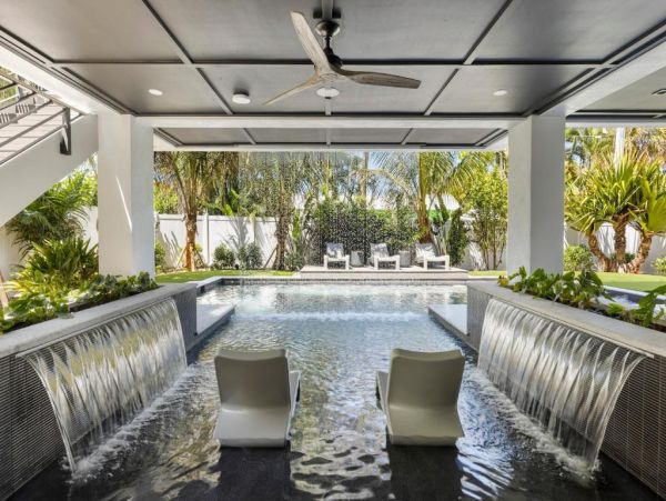 Luxury Coastal Retreat in Holmes Beach - 4-Bedroom Exclusive Home with Private Pool