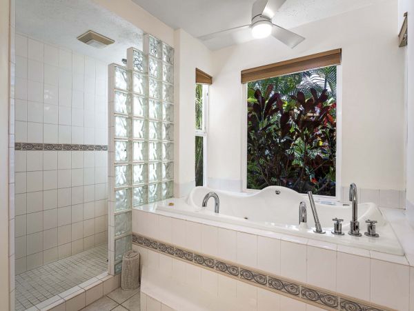 Kailua-Kona Vacation Rental - Luxury Hawaiian Villa with Pool & Hot Tub