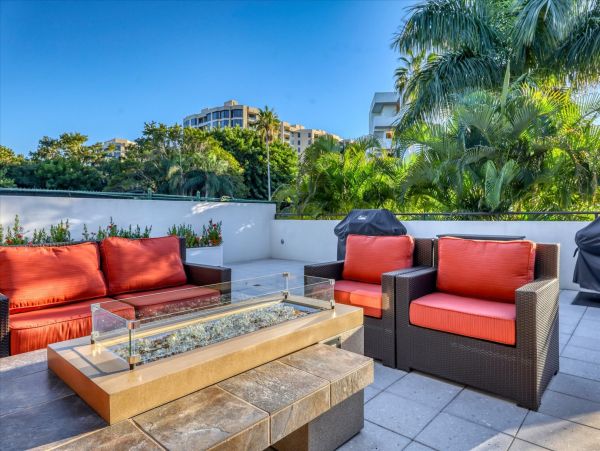 Beachfront Condo in Longboat Key - Your Perfect Island Getaway