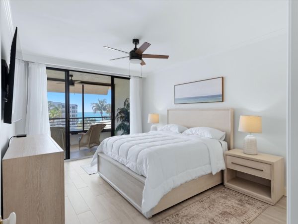 Beachfront Condo in Longboat Key - Your Perfect Island Getaway