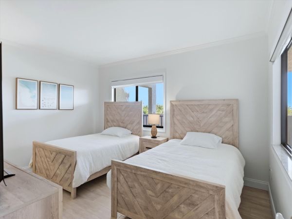 Beachfront Condo in Longboat Key - Your Perfect Island Getaway