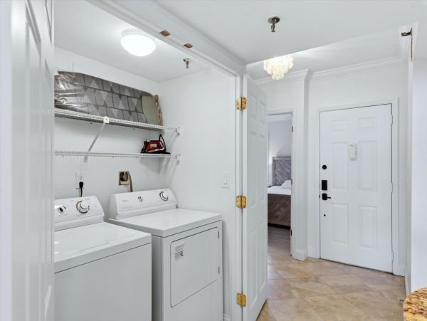 Beachfront Condo in Longboat Key - Your Perfect Island Getaway