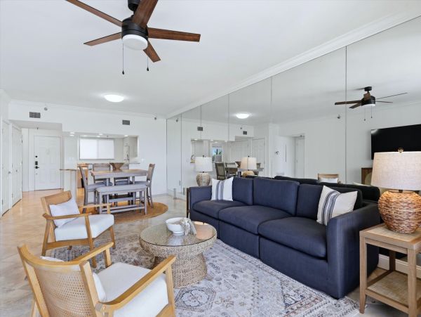 Beachfront Condo in Longboat Key - Your Perfect Island Getaway