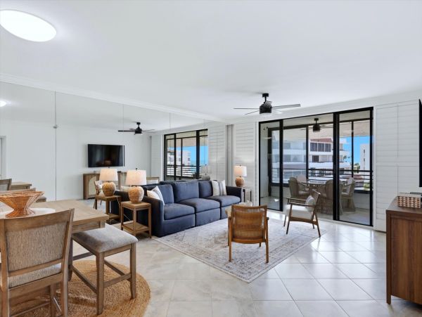 Beachfront Condo in Longboat Key - Your Perfect Island Getaway