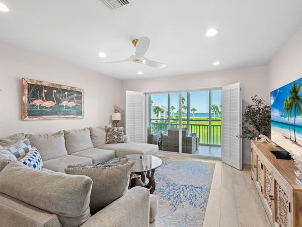 Beachfront Longboat Key Condo with Heated Pool