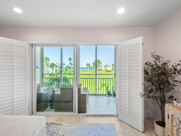 Beachfront Longboat Key Condo with Heated Pool
