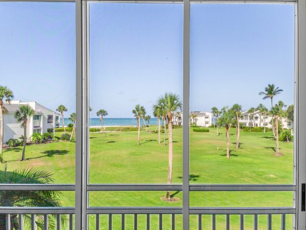 Beachfront Longboat Key Condo with Heated Pool