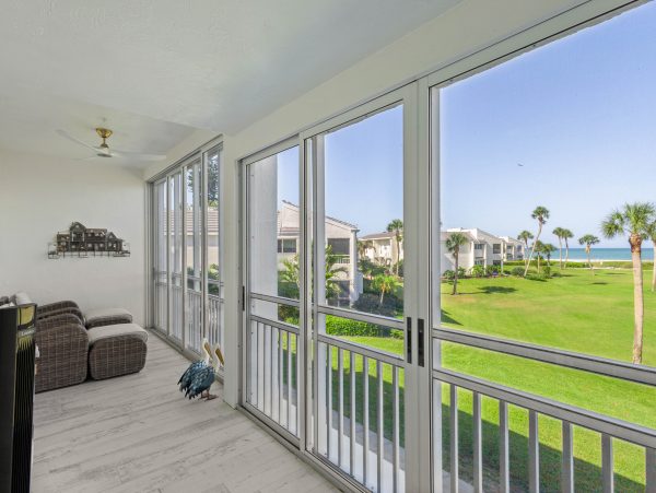 Beachfront Longboat Key Condo with Heated Pool