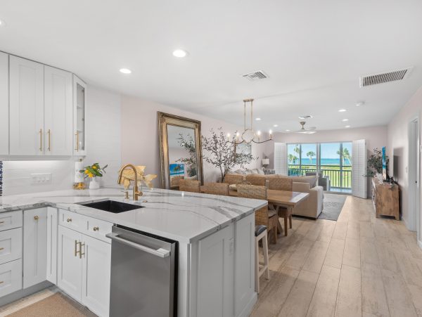 Beachfront Longboat Key Condo with Heated Pool