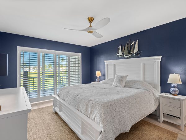 Beachfront Longboat Key Condo with Heated Pool