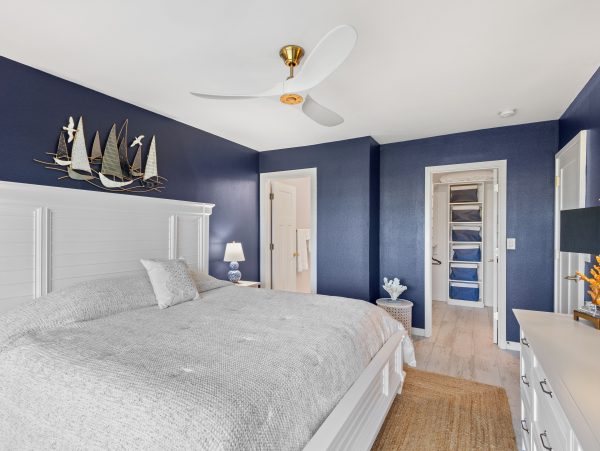 Beachfront Longboat Key Condo with Heated Pool