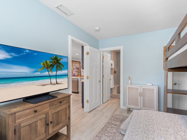 Beachfront Longboat Key Condo with Heated Pool