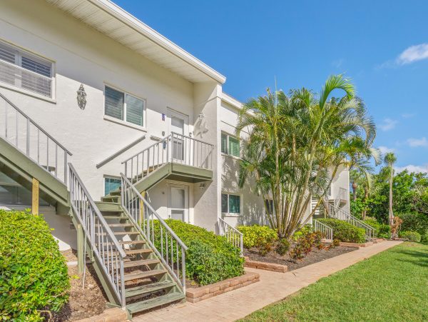 Beachfront Longboat Key Condo with Heated Pool