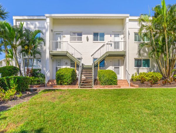 Beachfront Longboat Key Condo with Heated Pool