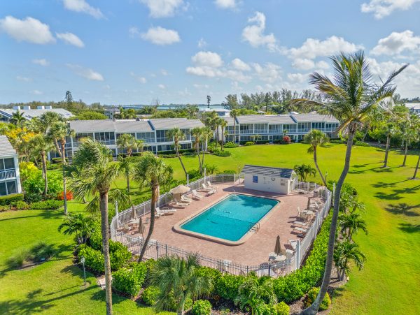 Beachfront Longboat Key Condo with Heated Pool