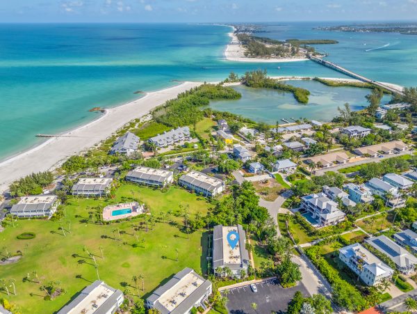 Beachfront Longboat Key Condo with Heated Pool