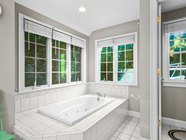 Cape Cod Vacation Rentals - Barnstable Luxury Home