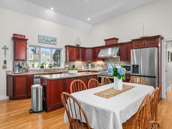 Cape Cod Vacation Rentals - Barnstable Luxury Home