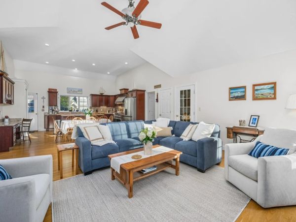 Cape Cod Vacation Rentals - Barnstable Luxury Home