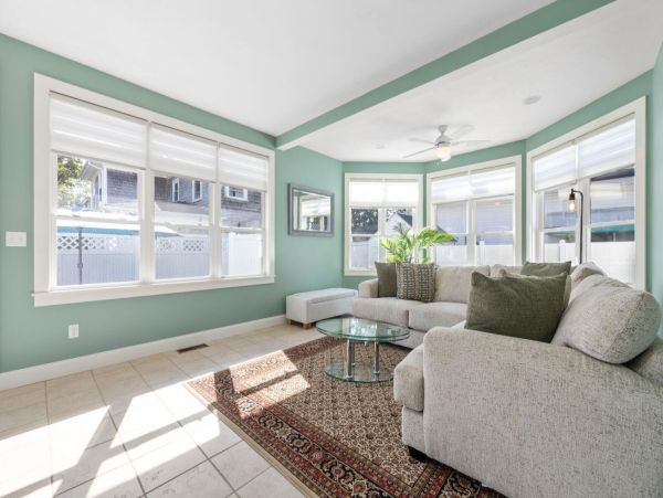 Spacious Beachfront Retreat on Onsset Beach - Your Perfect Getaway