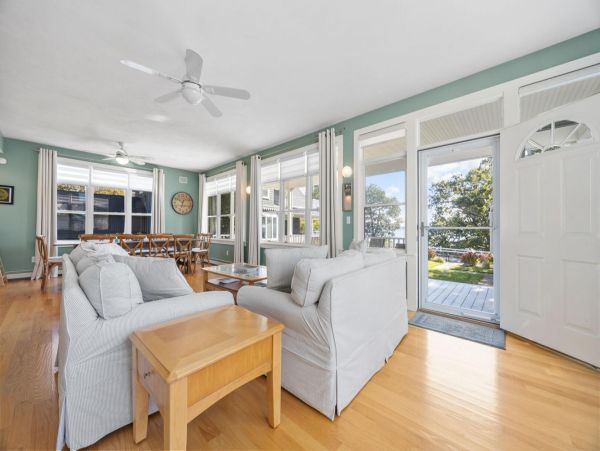 Spacious Beachfront Retreat on Onsset Beach - Your Perfect Getaway