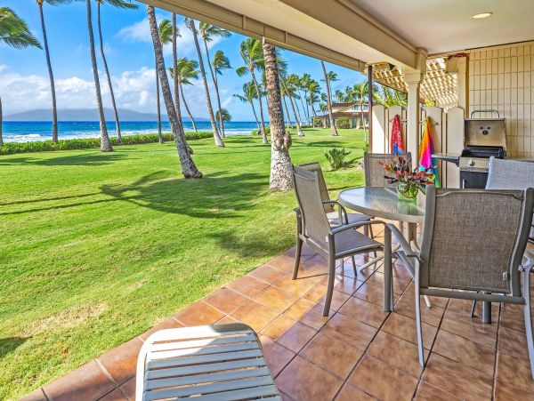 Beachfront Maui Vacation Rental - Lahaina Oceanfront Townhome