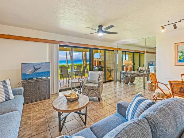 Beachfront Maui Vacation Rental - Lahaina Oceanfront Townhome