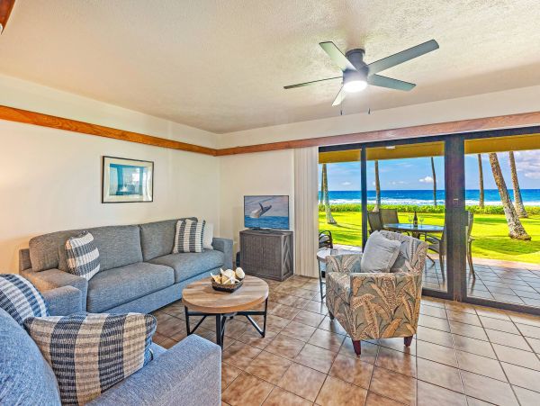 Beachfront Maui Vacation Rental - Lahaina Oceanfront Townhome