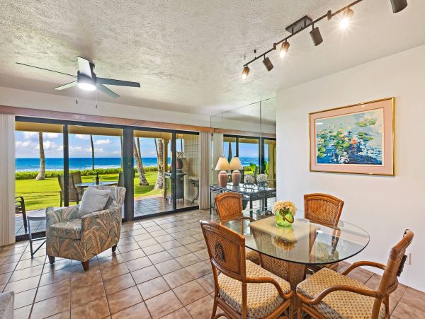 Beachfront Maui Vacation Rental - Lahaina Oceanfront Townhome