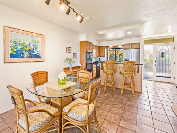 Beachfront Maui Vacation Rental - Lahaina Oceanfront Townhome