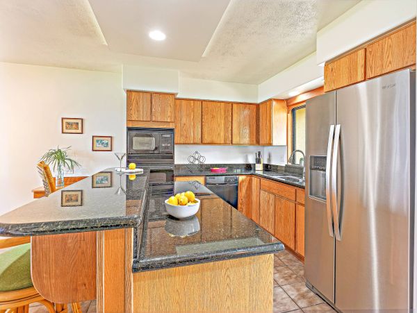 Beachfront Maui Vacation Rental - Lahaina Oceanfront Townhome
