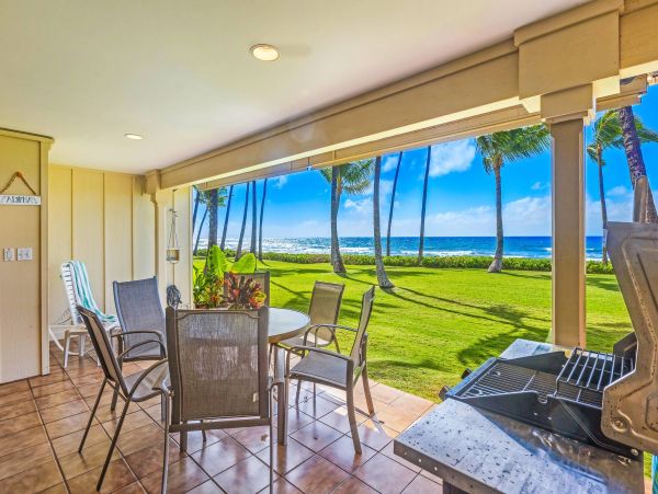 Beachfront Maui Vacation Rental - Lahaina Oceanfront Townhome