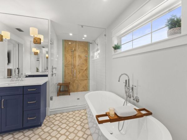 Luxurious 4-Bedroom Pool Home on Anna Maria Island