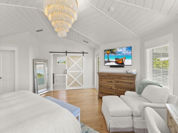 Luxurious 4-Bedroom Pool Home on Anna Maria Island