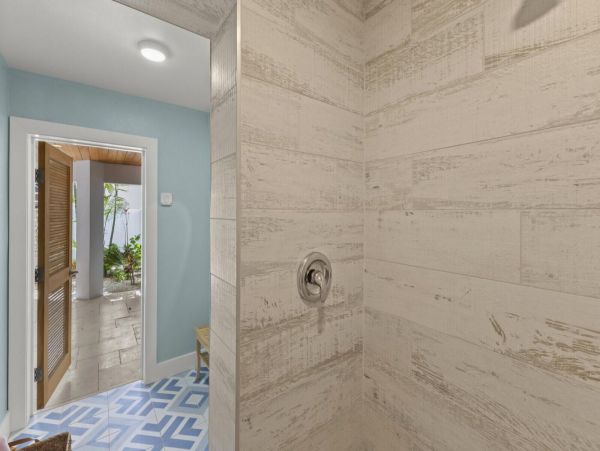 Luxurious 4-Bedroom Pool Home on Anna Maria Island