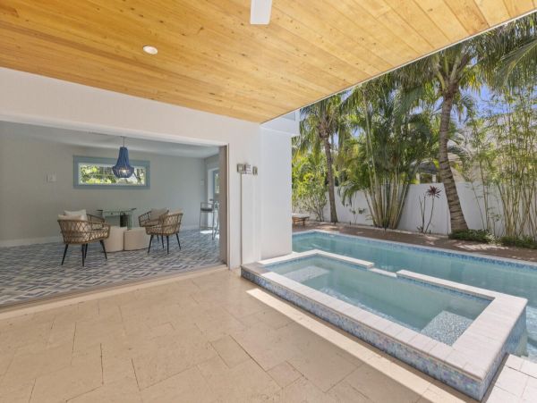 Luxurious 4-Bedroom Pool Home on Anna Maria Island