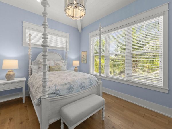 Luxurious 4-Bedroom Pool Home on Anna Maria Island