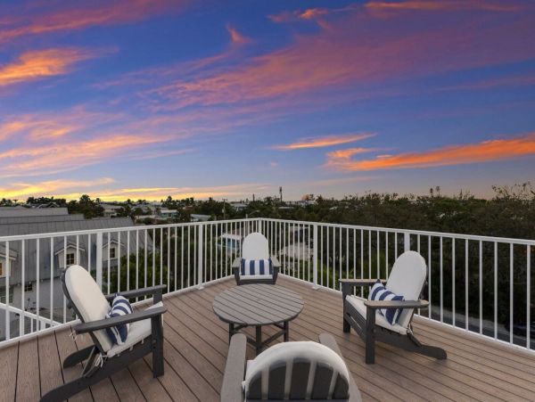 Luxurious 4-Bedroom Pool Home on Anna Maria Island