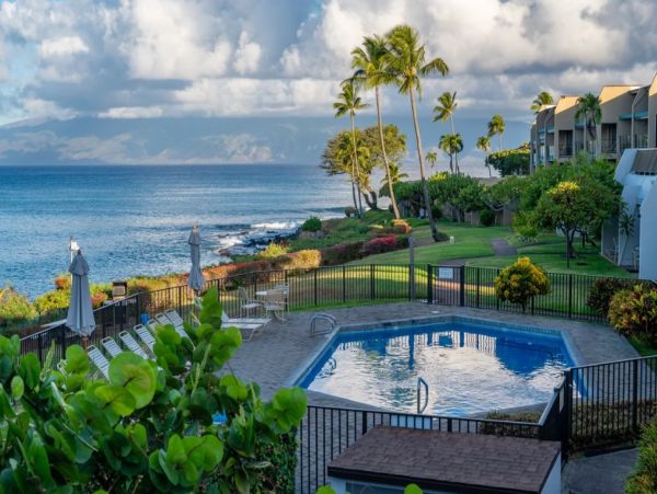 Maui Oceanfront Vacation Rental – Napili Bay Villas