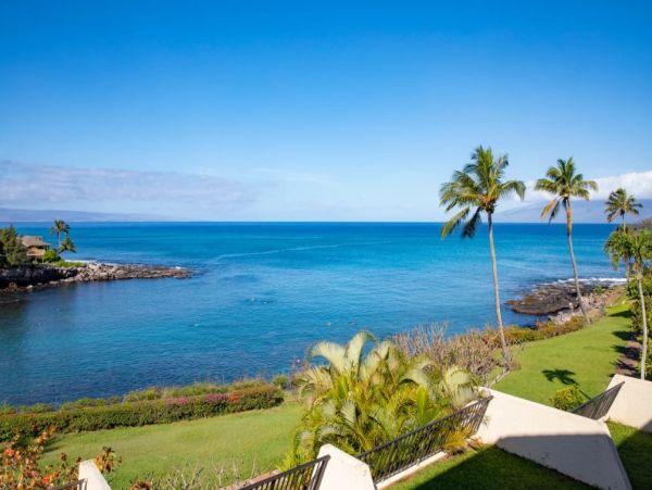 Maui Oceanfront Vacation Rental – Napili Bay Villas