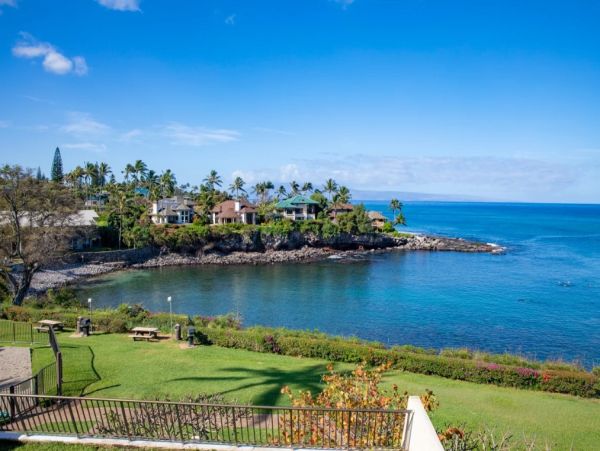 Maui Oceanfront Vacation Rental – Napili Bay Villas