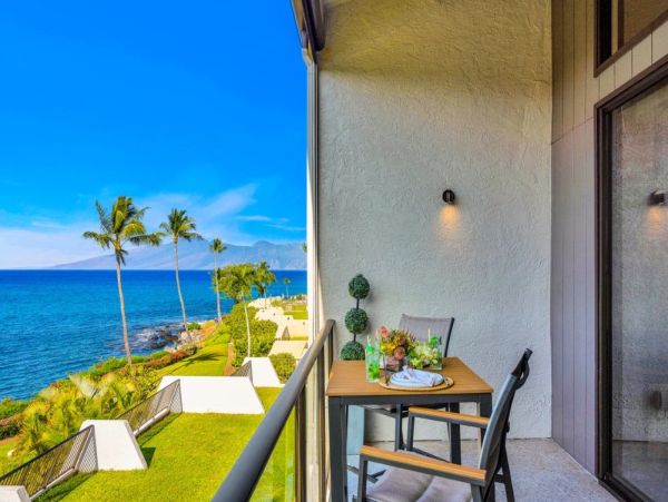Maui Oceanfront Vacation Rental – Napili Bay Villas