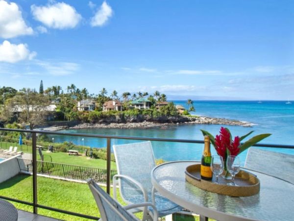 Maui Oceanfront Vacation Rental – Napili Bay Villas