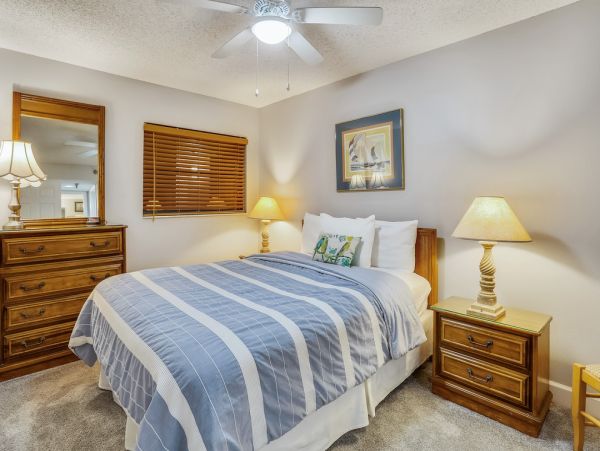 Beach-Front Paradise - Family-Friendly Condo on North Redington Beach