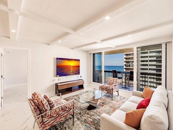 Beachfront Condominium - Unmatched Gulf Views